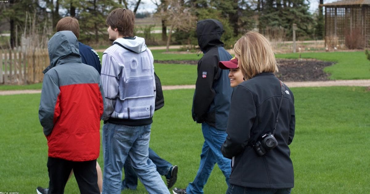 Low-code application development interface representing Oracle APEX modernization platform